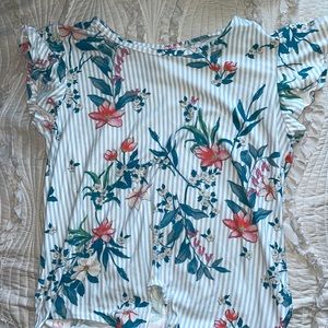 FLOWERED CUTE TOP